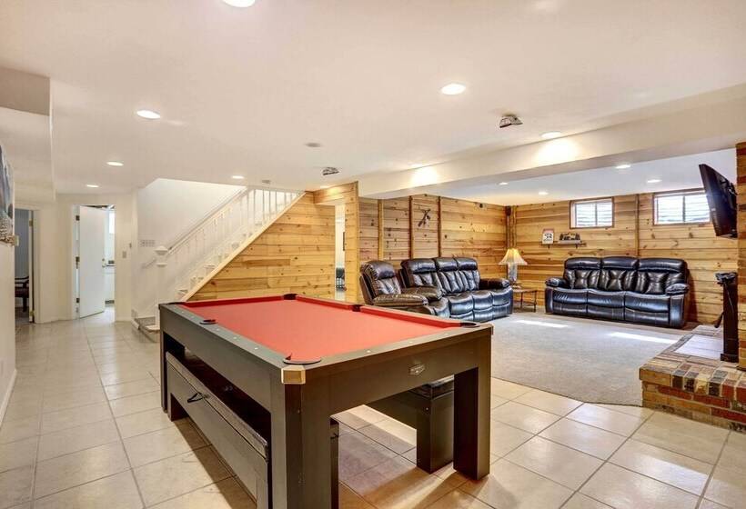 Centennial Home W/ Game Room, 11 Mi To Downtown!