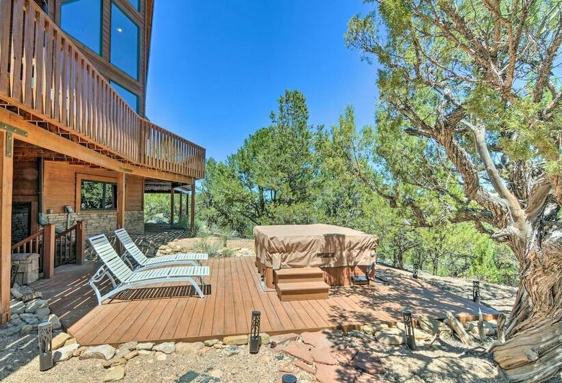 Elegant Retreat W/ Stunning Views & Hot Tub!