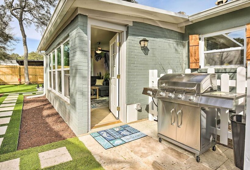 Emerald Coast Vacation Rental: 1 Mi To Beach