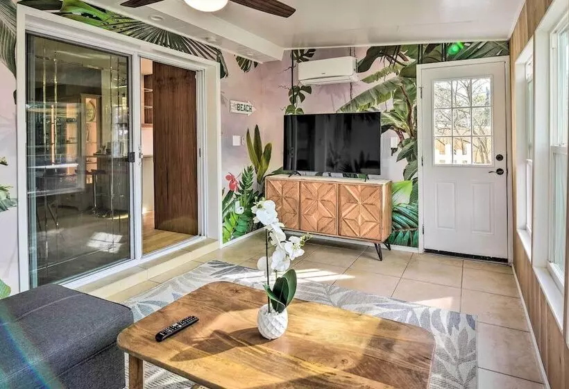 Emerald Coast Vacation Rental: 1 Mi To Beach