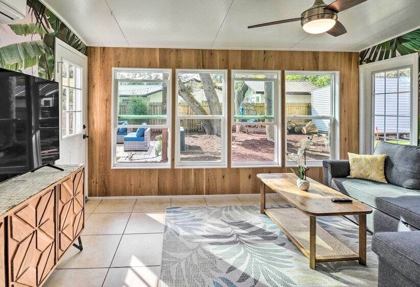 Emerald Coast Vacation Rental: 1 Mi To Beach