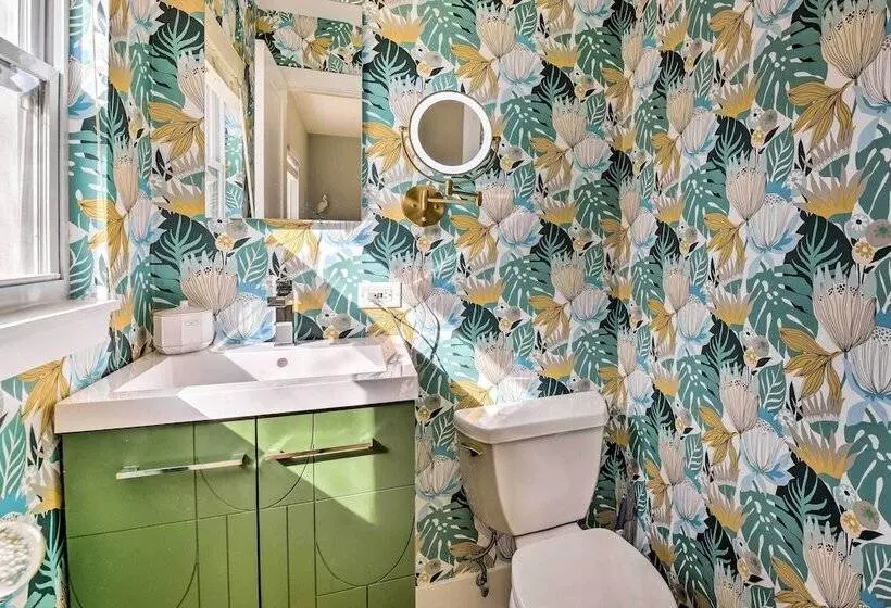 Emerald Coast Vacation Rental: 1 Mi To Beach