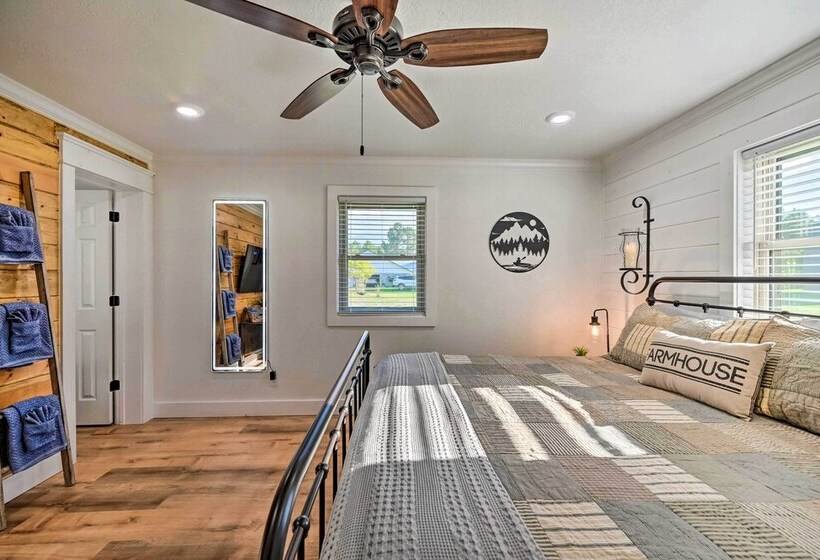 Broken Bow Retreat W/ Large Yard + Fire Pit!