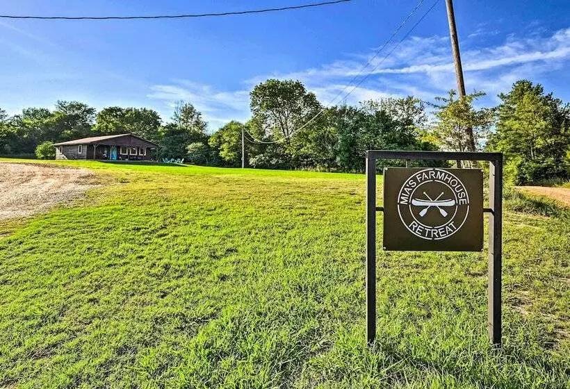 Broken Bow Retreat W/ Large Yard + Fire Pit!