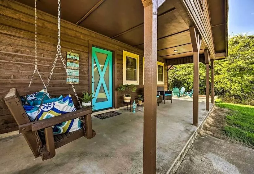 Broken Bow Retreat W/ Large Yard + Fire Pit!