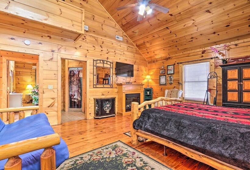 Grand Lodge W/ Hot Tub ~ 12 Mi To Gatlinburg!