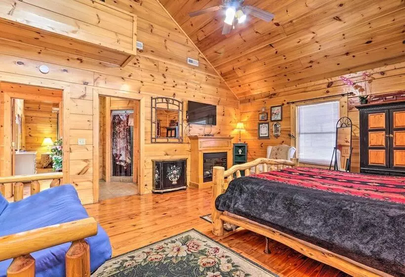 Grand Lodge W/ Hot Tub ~ 12 Mi To Gatlinburg!