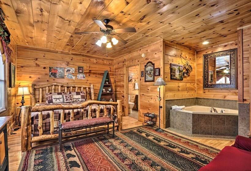 Grand Lodge W/ Hot Tub ~ 12 Mi To Gatlinburg!