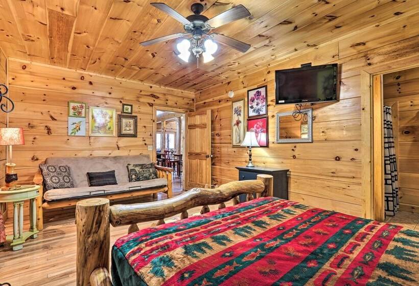 Grand Lodge W/ Hot Tub ~ 12 Mi To Gatlinburg!