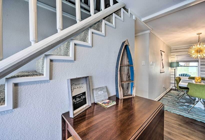 Gun Barrel City Home W/ Private Deck & Fire Pit