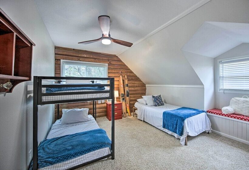 Gun Barrel City Home W/ Private Deck & Fire Pit