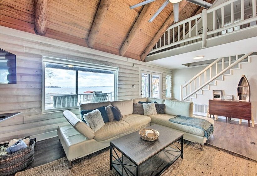 Gun Barrel City Home W/ Private Deck & Fire Pit