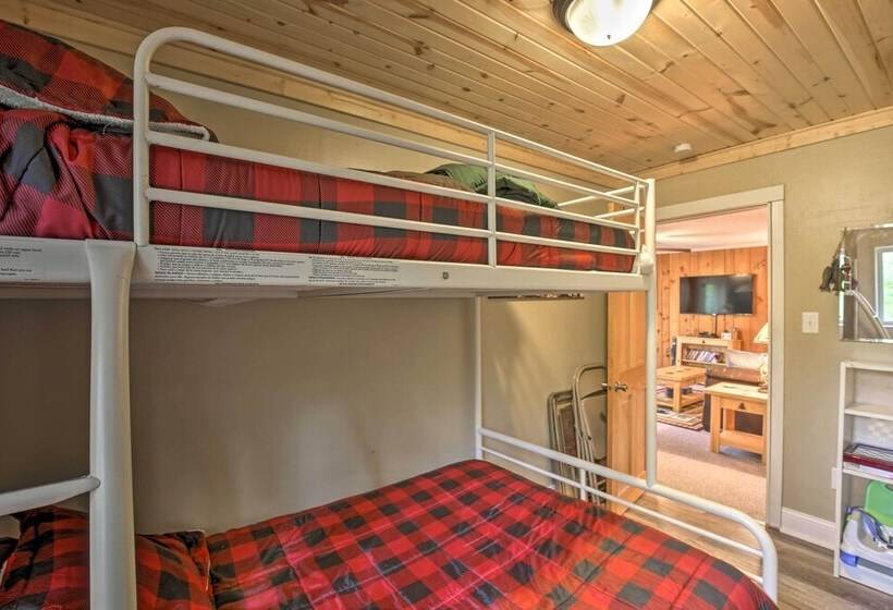 Hayward Cabin On Grindstone Lake: Bring Your Boat!