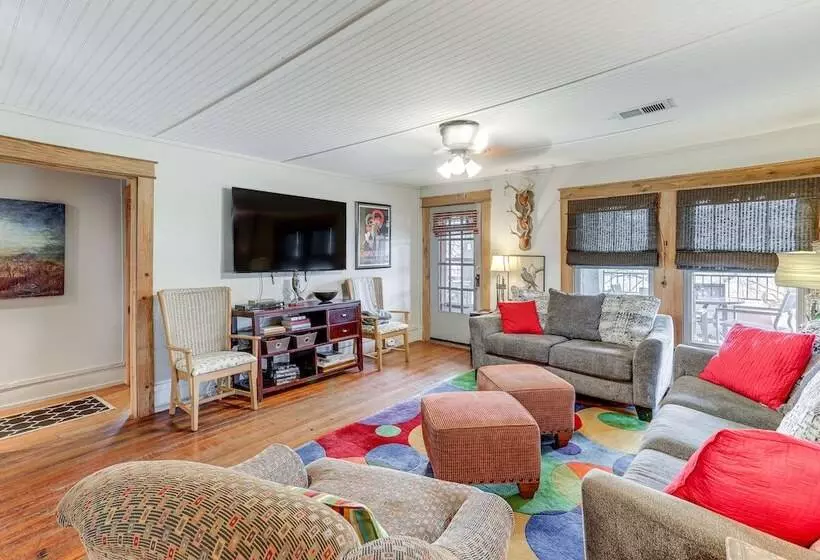 Historic  Hardy House  On Main Street W/ Fire Pit!