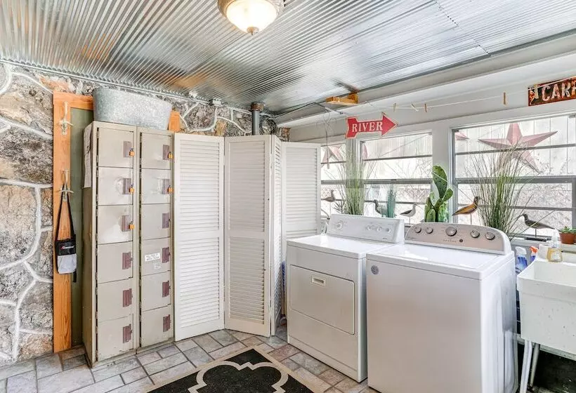 Historic  Hardy House  On Main Street W/ Fire Pit!