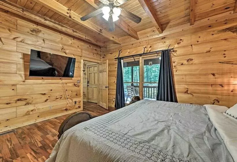 Lakefront Coalmont Cabin On 5 Acres W/ Dock!