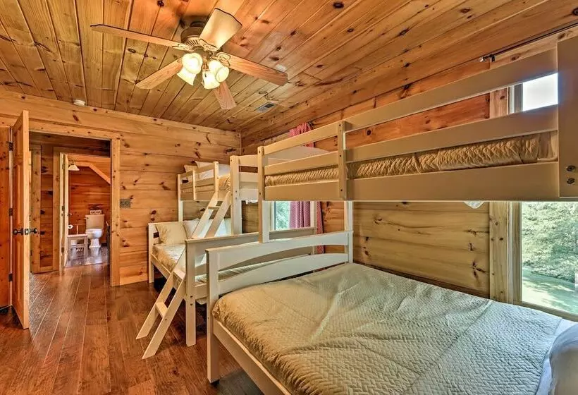 Lakefront Coalmont Cabin On 5 Acres W/ Dock!