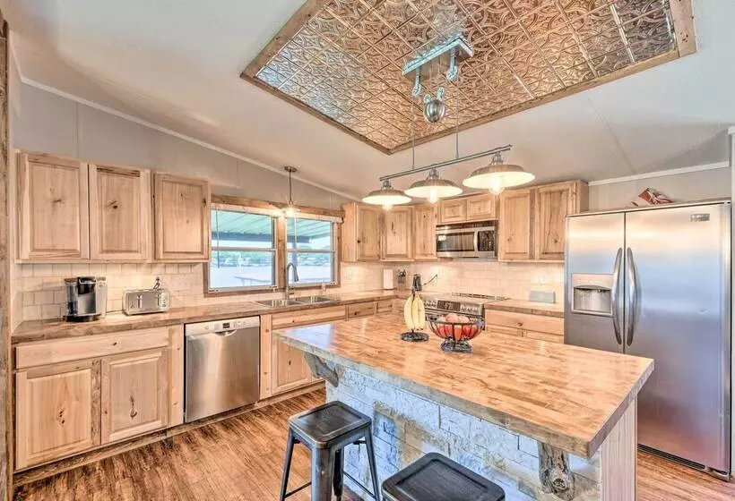 Lakefront Granbury Home, Boat Dock On Site!