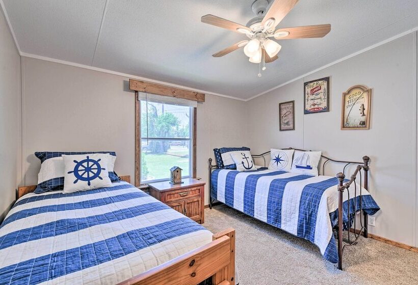 Lakefront Granbury Home, Boat Dock On Site!