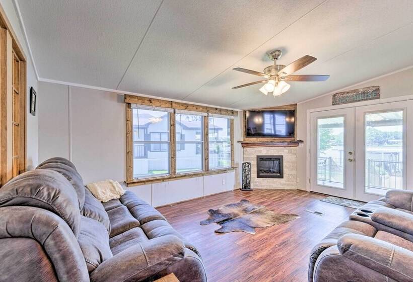 Lakefront Granbury Home, Boat Dock On Site!