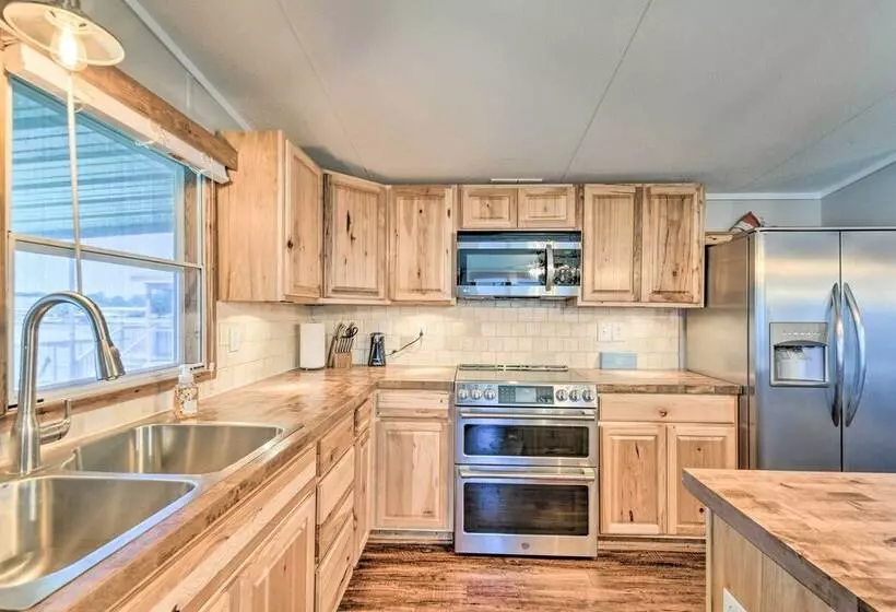 Lakefront Granbury Home, Boat Dock On Site!