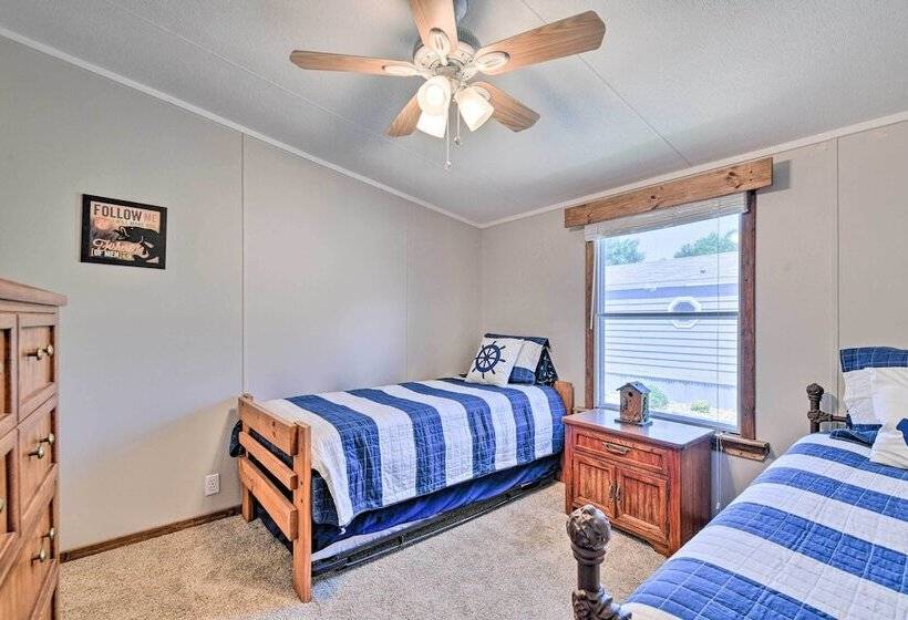 Lakefront Granbury Home, Boat Dock On Site!