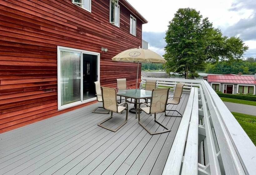 Lakeside Berkshires Home Near Hiking & Skiing!