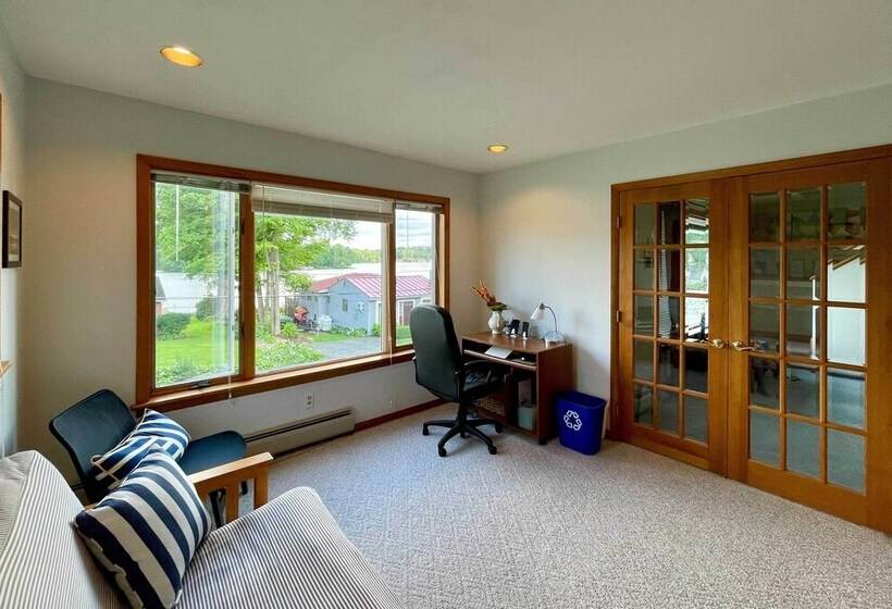 Lakeside Berkshires Home Near Hiking & Skiing!