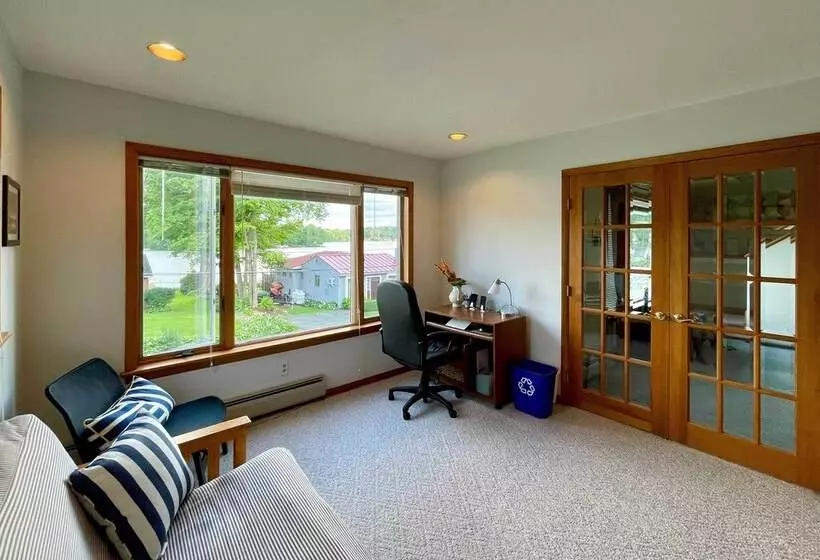 Lakeside Berkshires Home Near Hiking & Skiing!