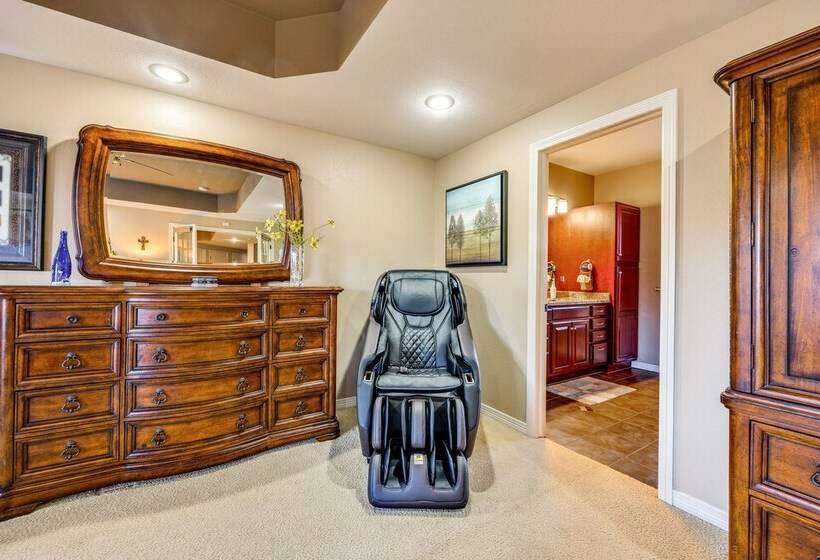 Luxe Colorado Springs Retreat W/ Game Room!