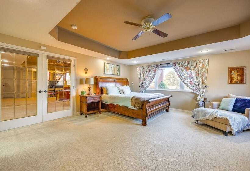 Luxe Colorado Springs Retreat W/ Game Room!
