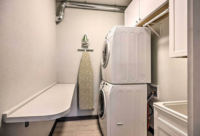 Luxe Colorado Springs Retreat W/ Game Room!