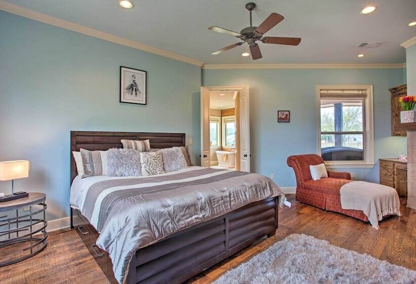 < 3 Mi To Texas Tulips: Pilot Point Home W/ Patio