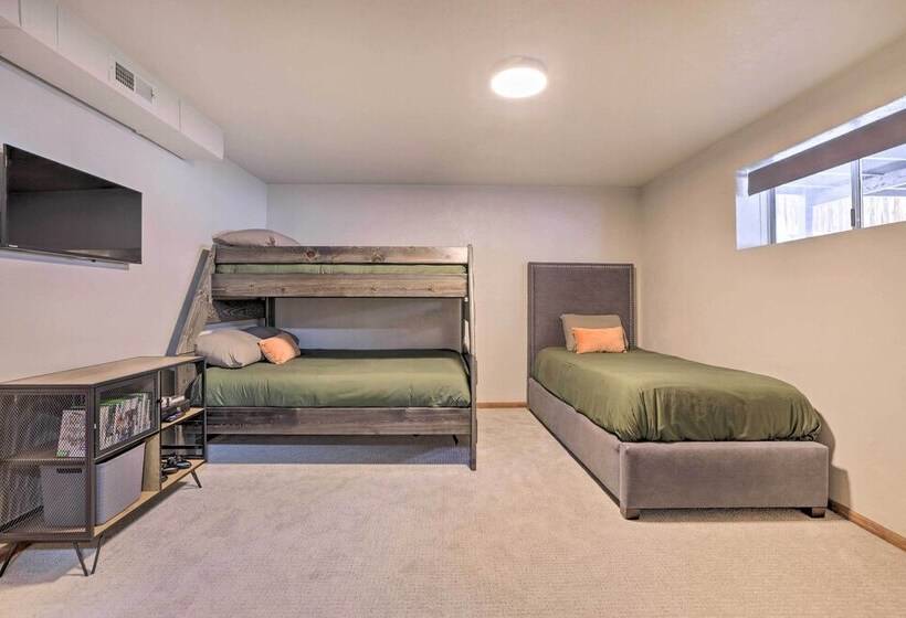 Mountain View Cedar City Home With Fire Pit!