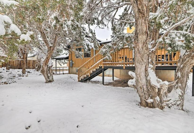 Mountain View Cedar City Home With Fire Pit!