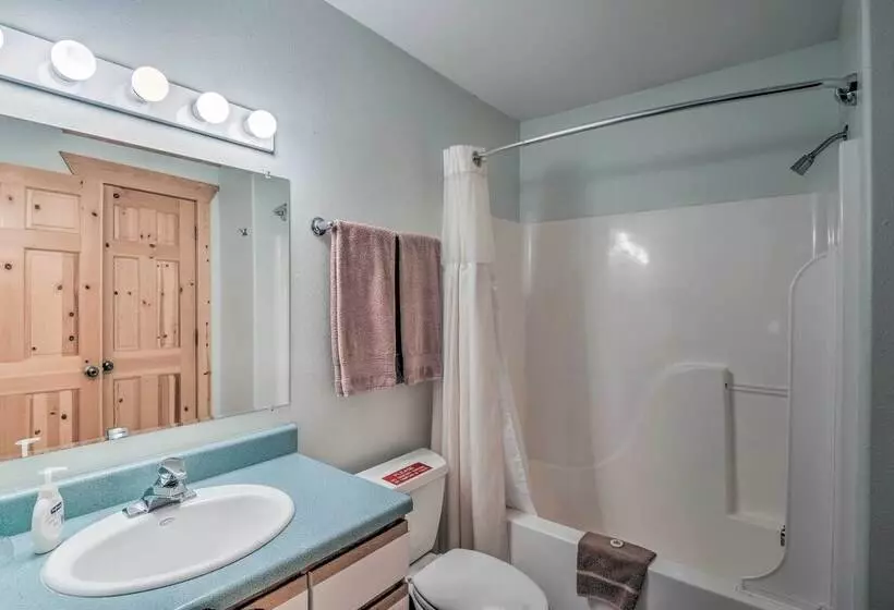 Peaceful Leadville Retreat W/ Covered Deck!