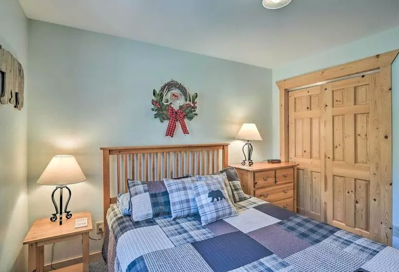 Peaceful Leadville Retreat W/ Covered Deck!