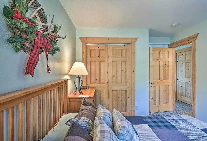 Peaceful Leadville Retreat W/ Covered Deck!