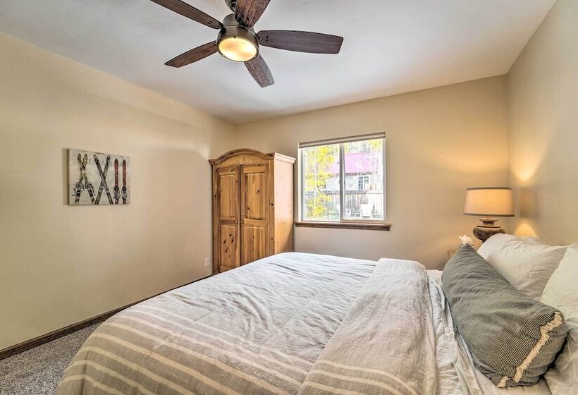 Truckee Cottage W/ Fenced Yard & Lake Donner Views