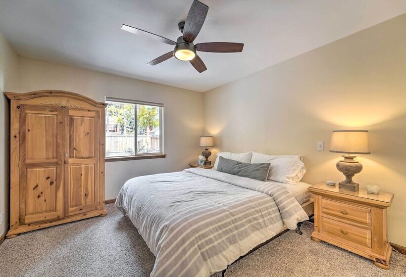 Truckee Cottage W/ Fenced Yard & Lake Donner Views