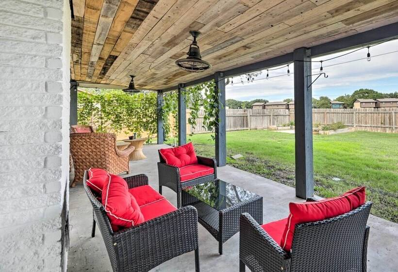 Pet Friendly Lockhart Home W/ Private Yard!