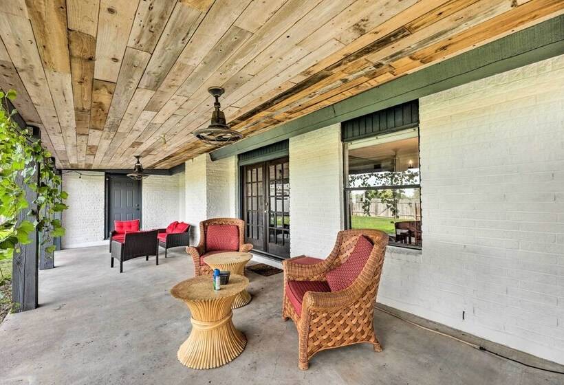 Pet Friendly Lockhart Home W/ Private Yard!