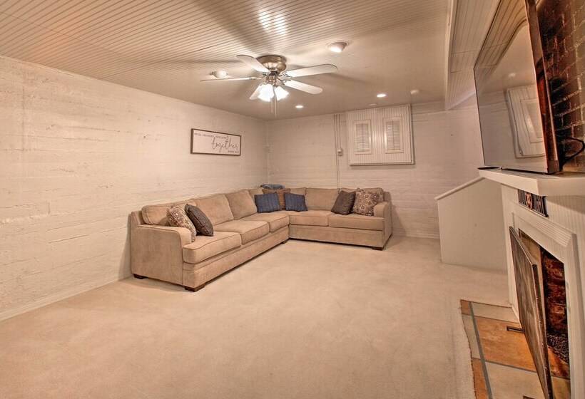 Private Pet Friendly Retreat W/ Pool, Near Oaklawn