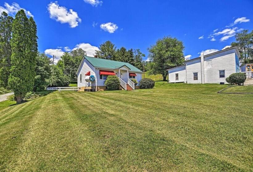 Quaint & Scenic Country Cottage, 3 Mi To New River