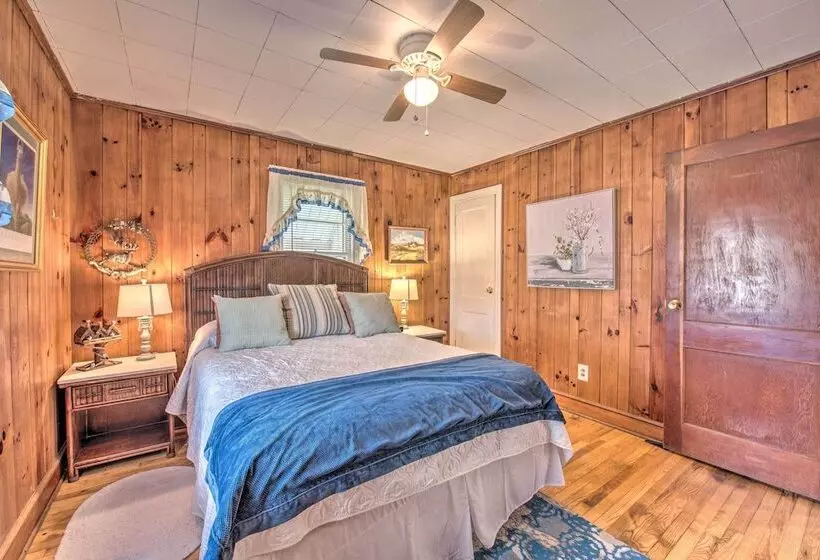 Quaint & Scenic Country Cottage, 3 Mi To New River