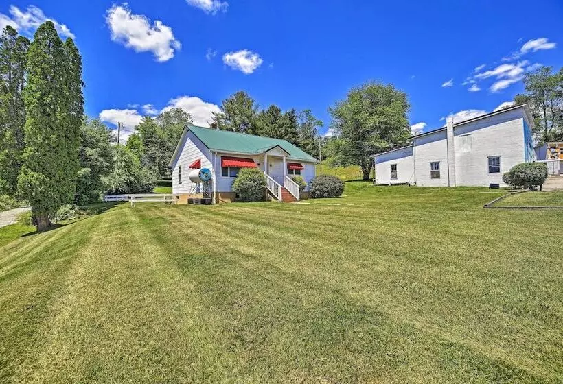 Quaint & Scenic Country Cottage, 3 Mi To New River