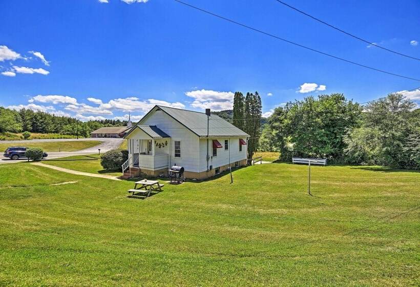 Quaint & Scenic Country Cottage, 3 Mi To New River