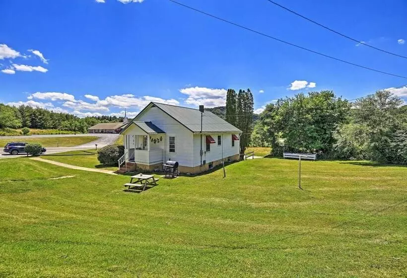 Quaint & Scenic Country Cottage, 3 Mi To New River