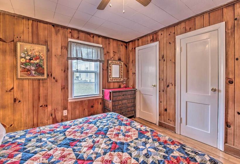 Quaint & Scenic Country Cottage, 3 Mi To New River