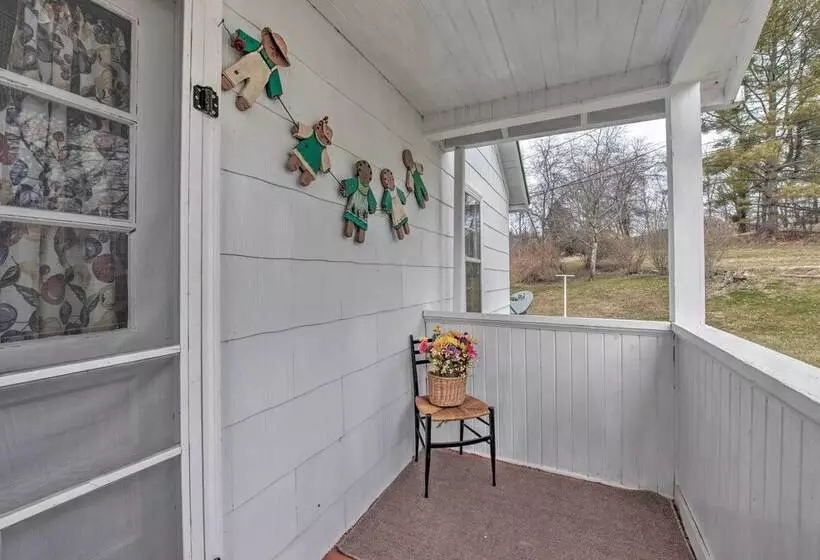 Quaint & Scenic Country Cottage, 3 Mi To New River